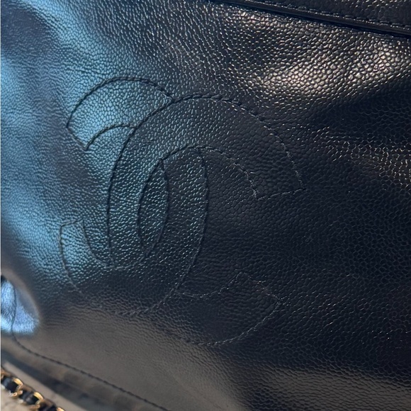 Authentic Chanel Timeless CC Travel Black Leather Women's Tote Bag. - Picture 2 of 16